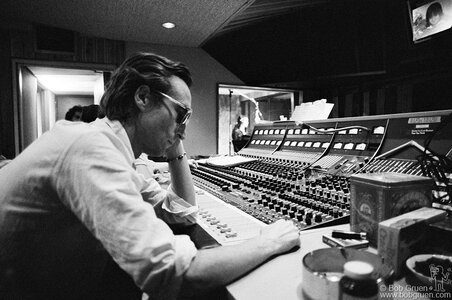 R-141_JLennon1980_Gruen.jpg