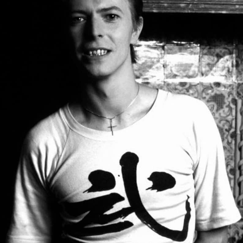 Unisex T-shirt worn by David Bowie and John Lennon. The Warrior, Japanese symbol. Organic cotton. Hand-made screen printing. Cult clothing. image 2